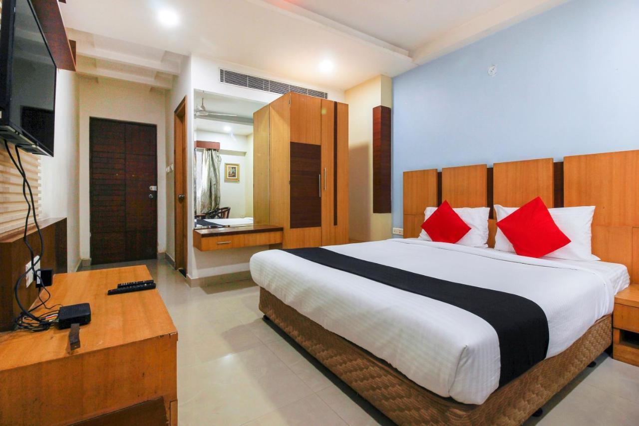 Capital O 66968 Haveli The Landmark Hotel Warangal Buitenkant foto