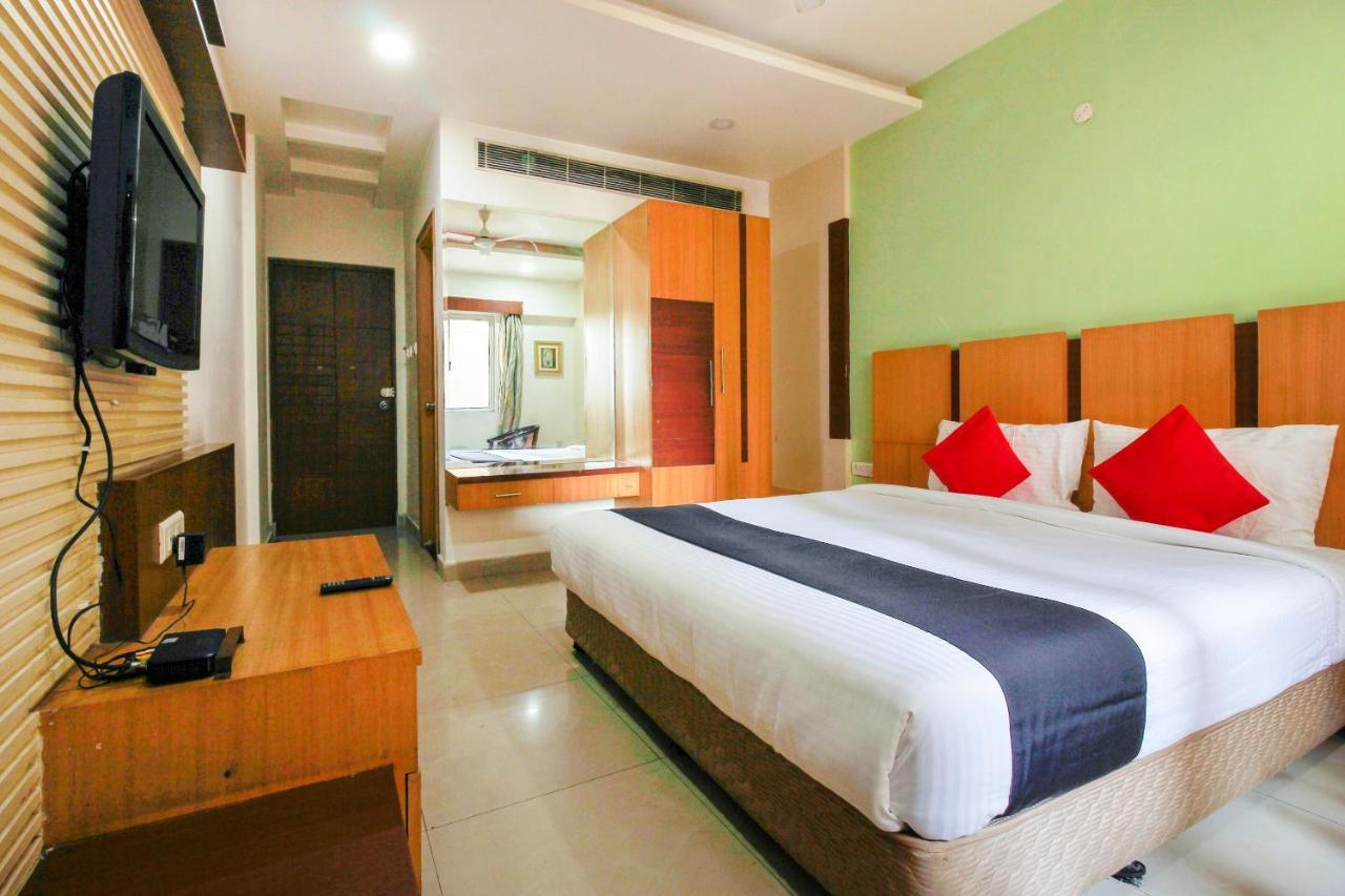Capital O 66968 Haveli The Landmark Hotel Warangal Buitenkant foto