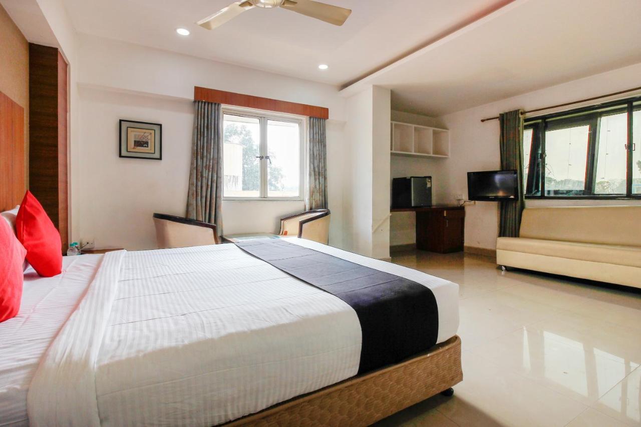 Capital O 66968 Haveli The Landmark Hotel Warangal Buitenkant foto