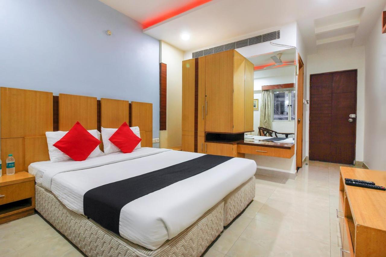 Capital O 66968 Haveli The Landmark Hotel Warangal Buitenkant foto