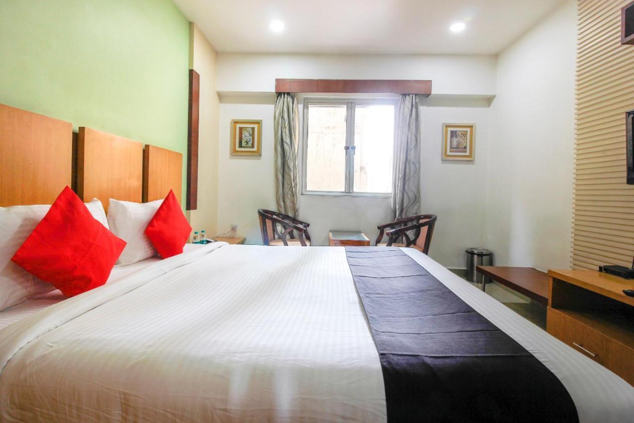 Capital O 66968 Haveli The Landmark Hotel Warangal Buitenkant foto